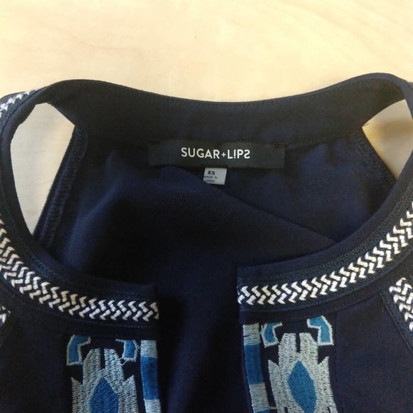 Sugar + Lips Boho Aztec Cold Shoulder Top XS - Picture 5 of 8